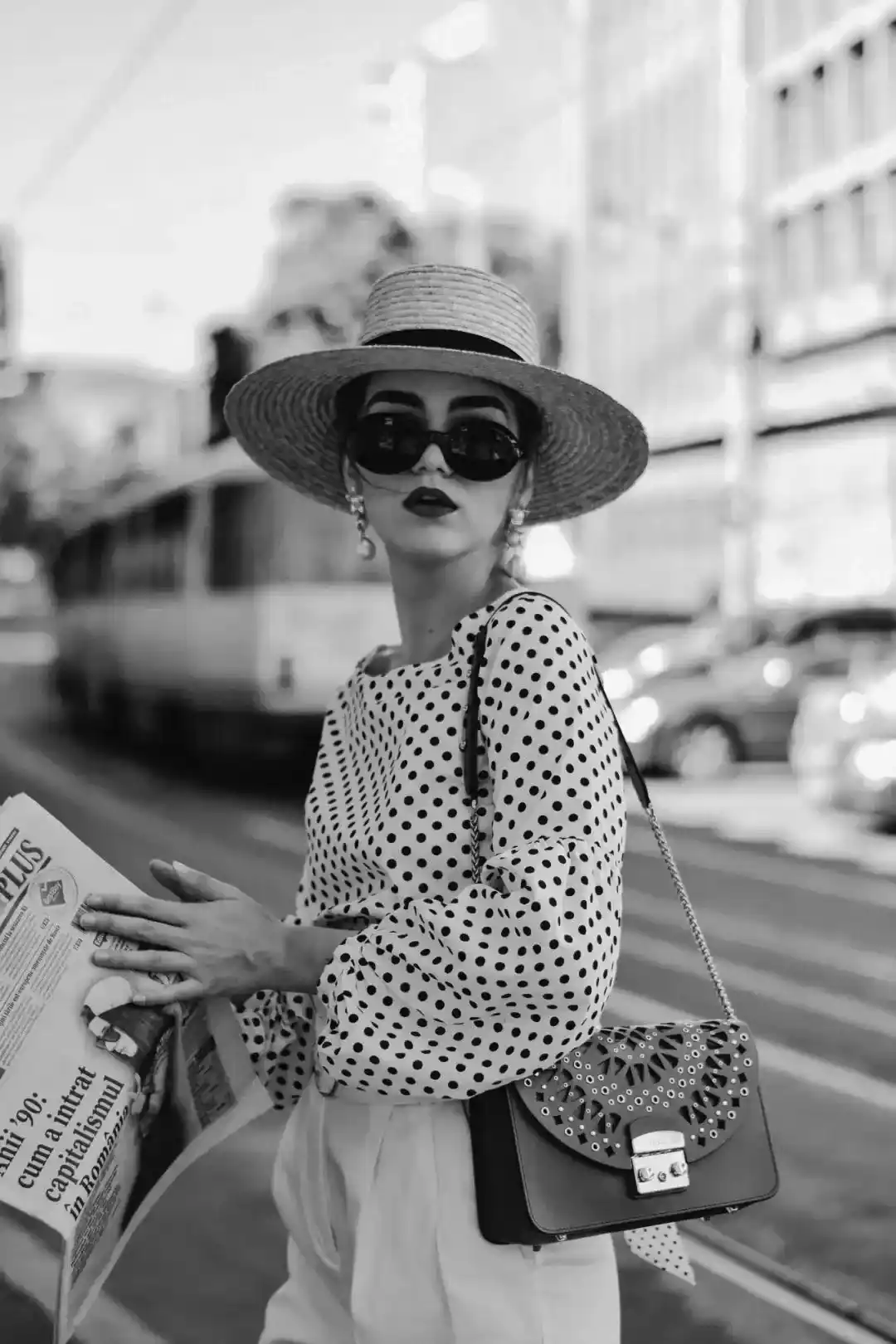Black and white retro modern girl